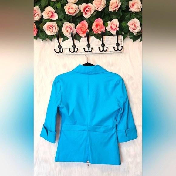 Joseph Ribkoff Ruched Cropped Zip Up Top - Picture 3 of 5